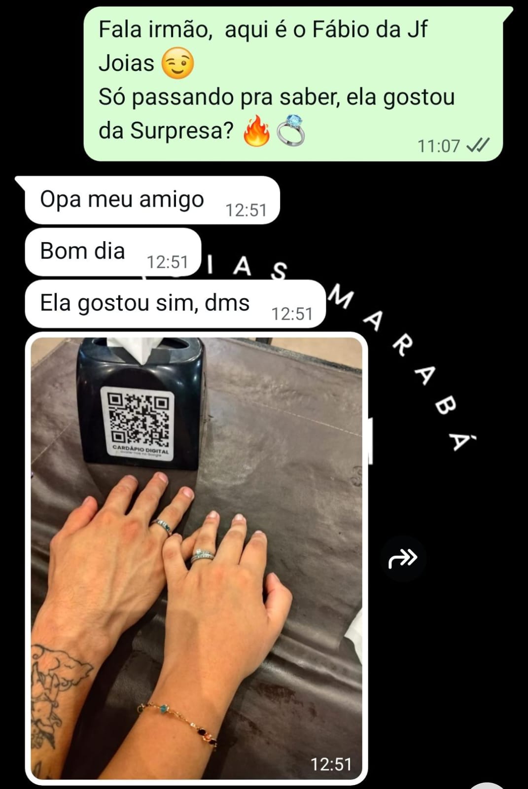 Conversa de cliente mostrando o casal usando as alianças